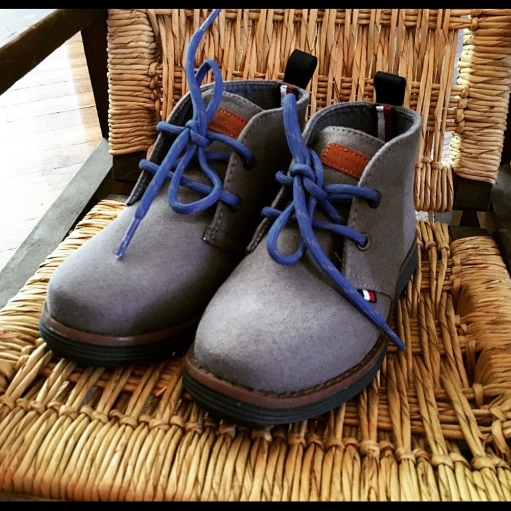 Tommy Hilfiger kids boots size 13